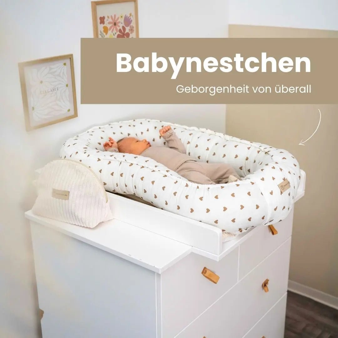 Babynestchen Musselin Herzen braun – Weicher mitwachsender Baby - Kokon - CGE Teddy Couture